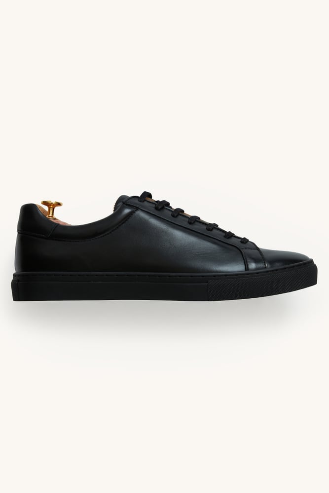 Buy mens sneakers deals