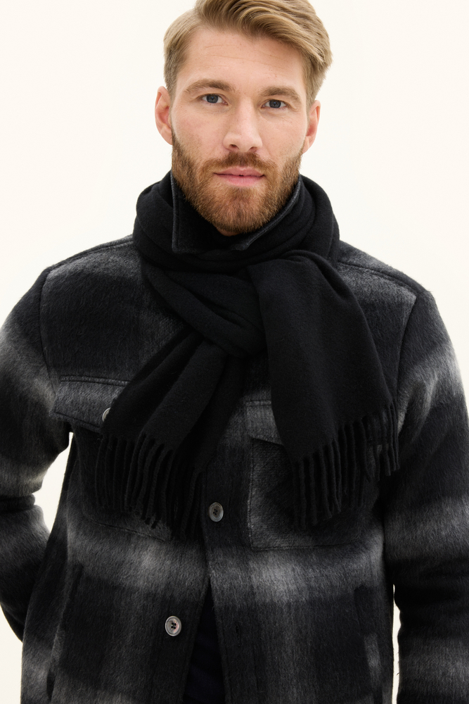 Brushed Wool Scarf - Black | Oscar Jacobson