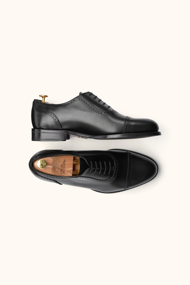 フルハンドメイド革靴　ブラック　Oxford shoes オブジェ Oxford Adelaide Shoes - Black | Oscar Jacobson
