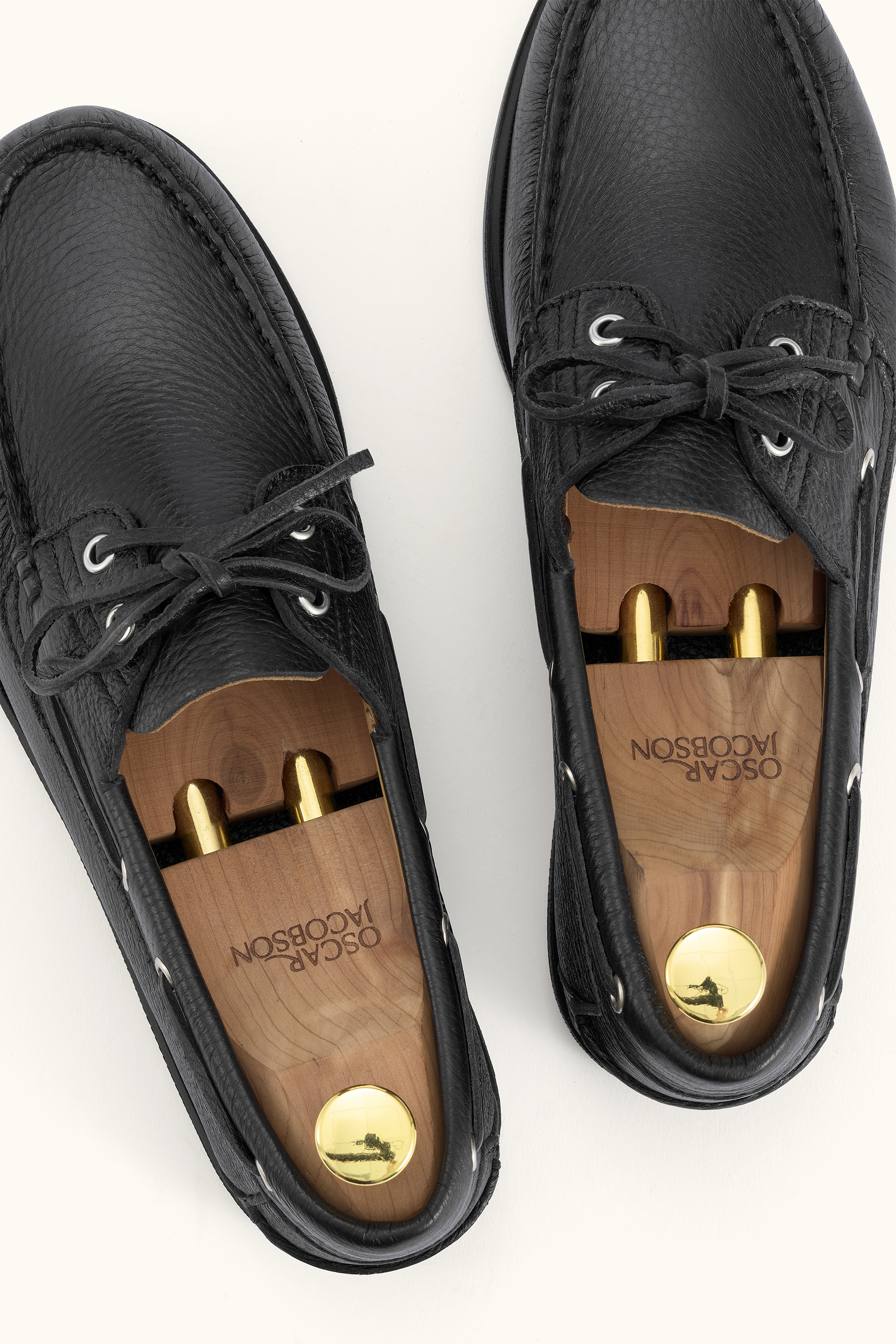 Deck Shoes Deerskin - Black | Oscar Jacobson
